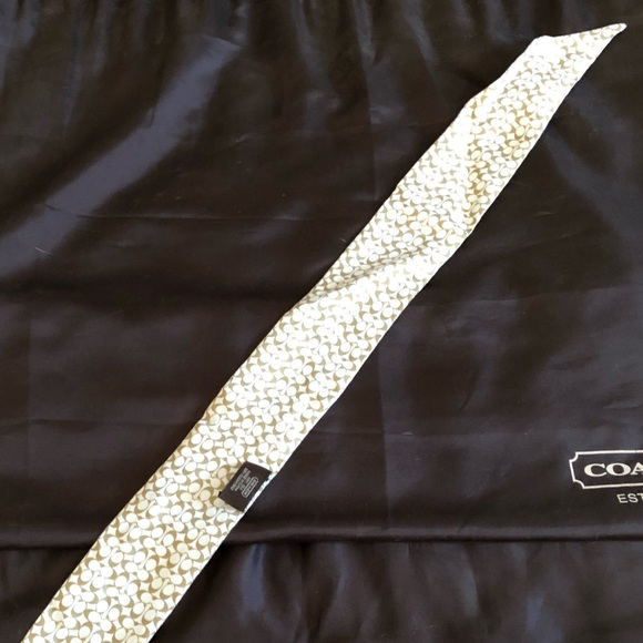 Coach 100% scarf - Picture 3 of 6
